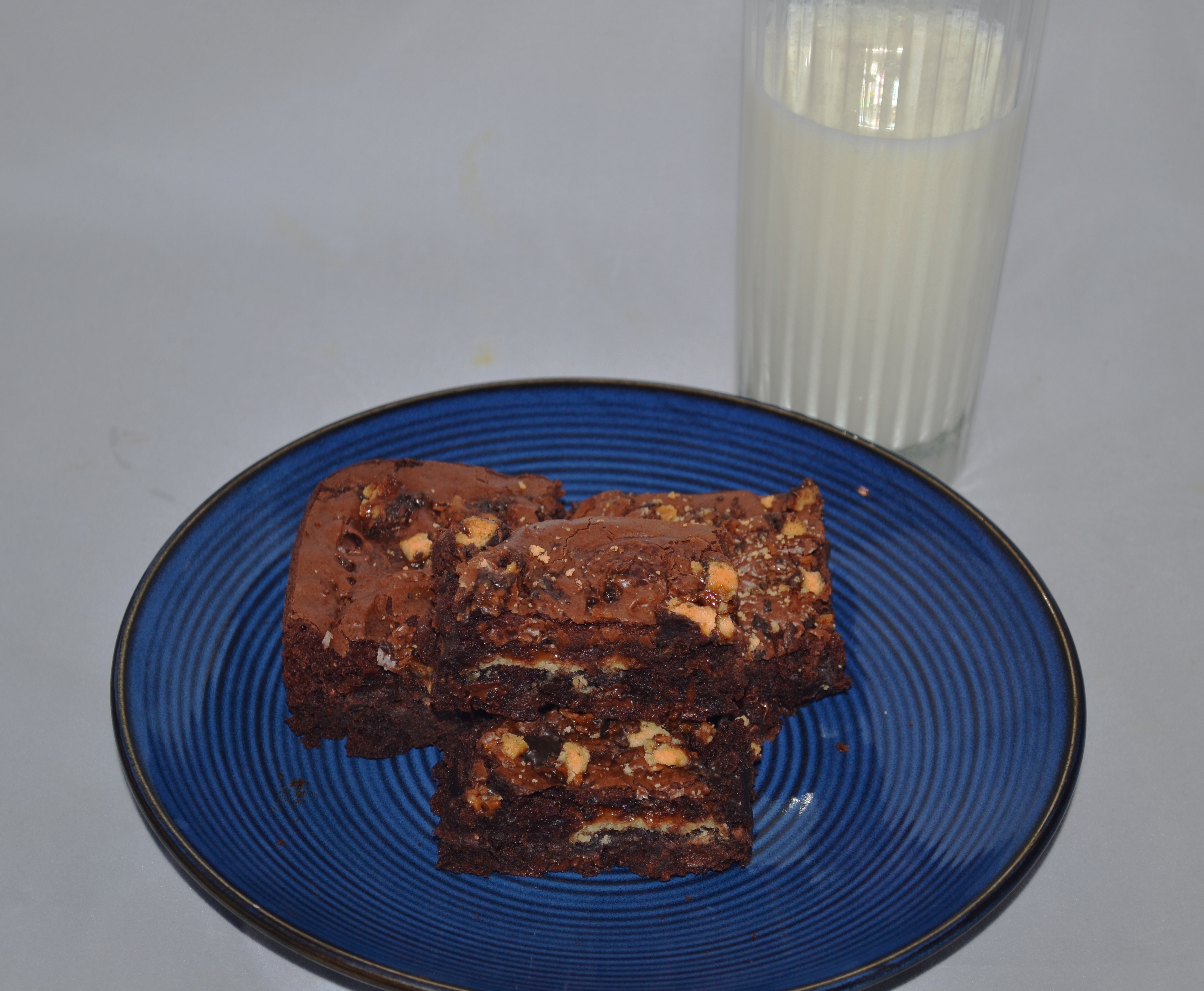 cookie brownies and milk