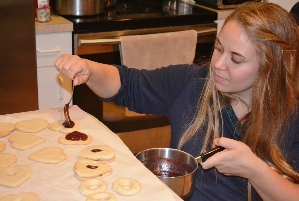 Elle making cookies